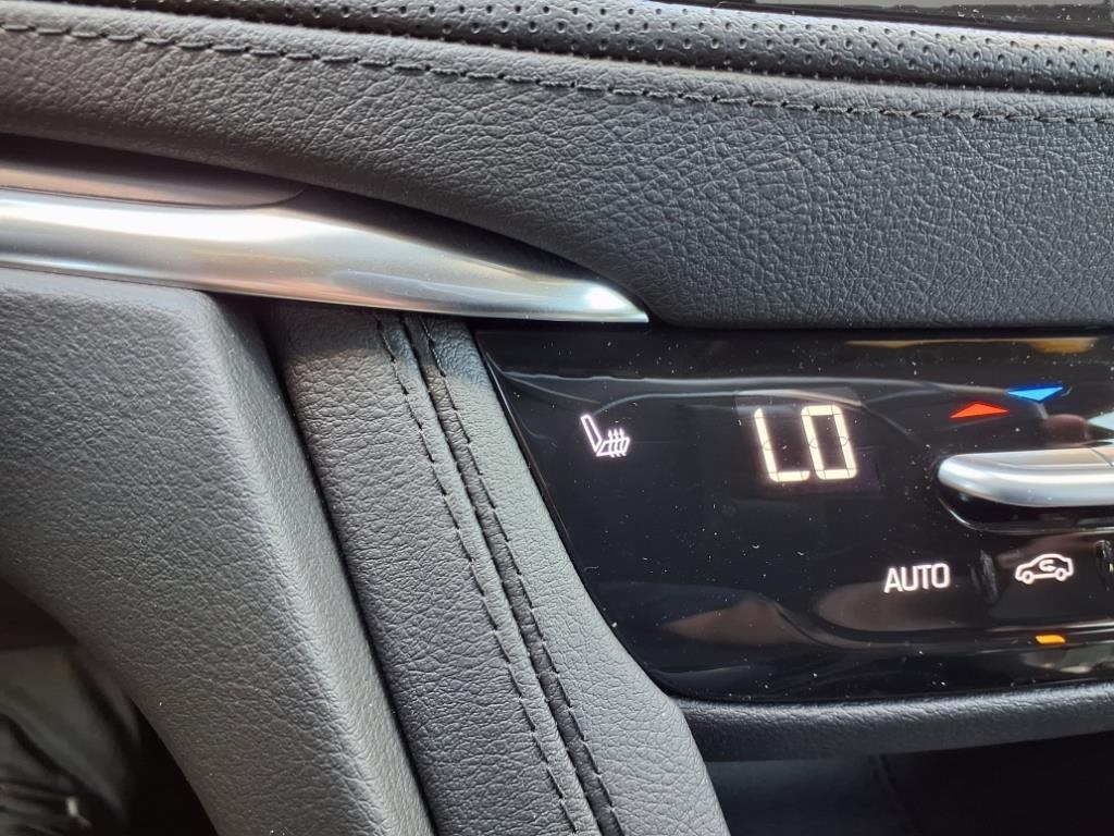 Vehicle image 9 of 15