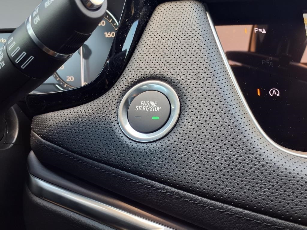 Vehicle image 10 of 15
