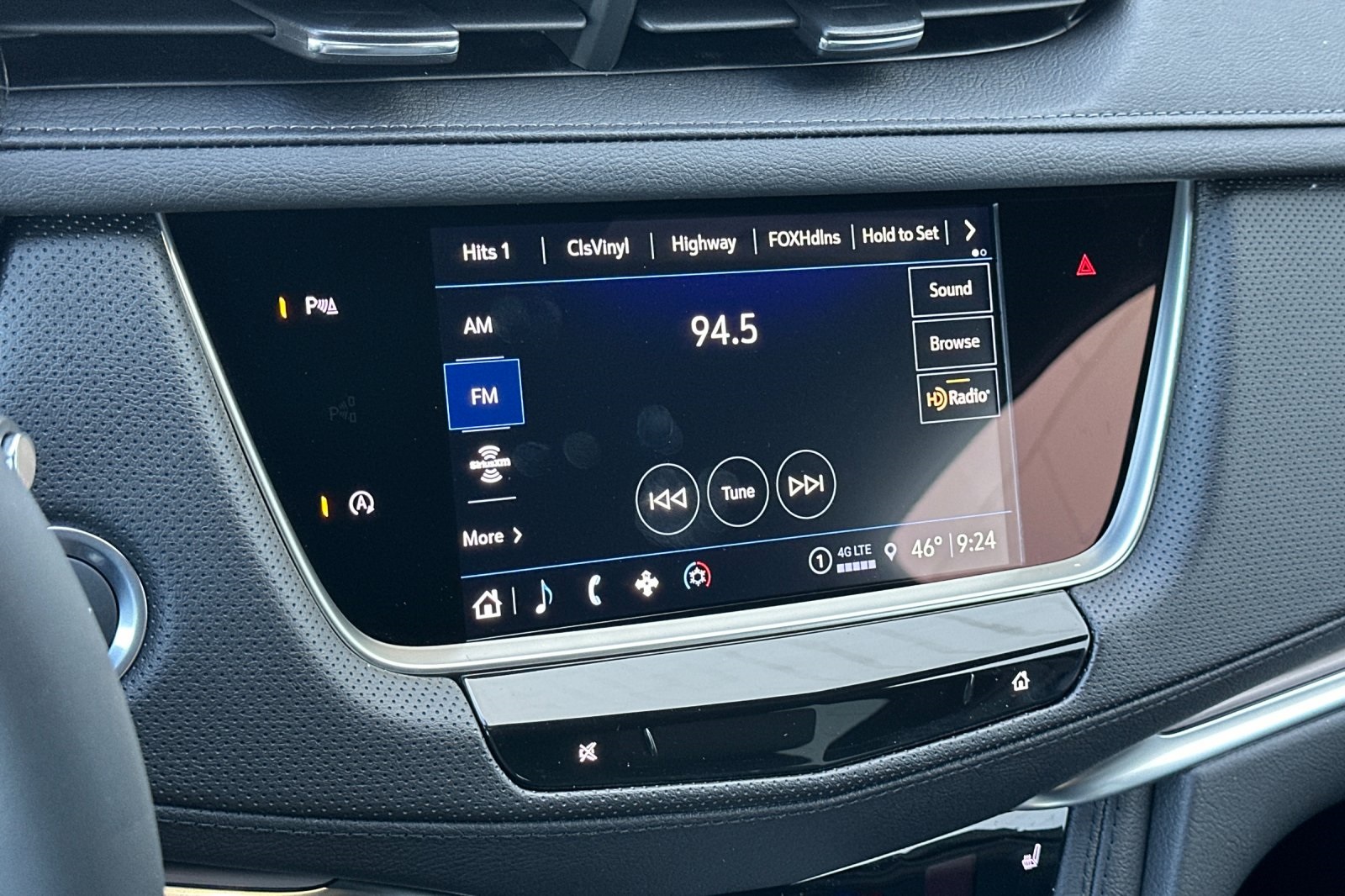 Vehicle image 21 of 32