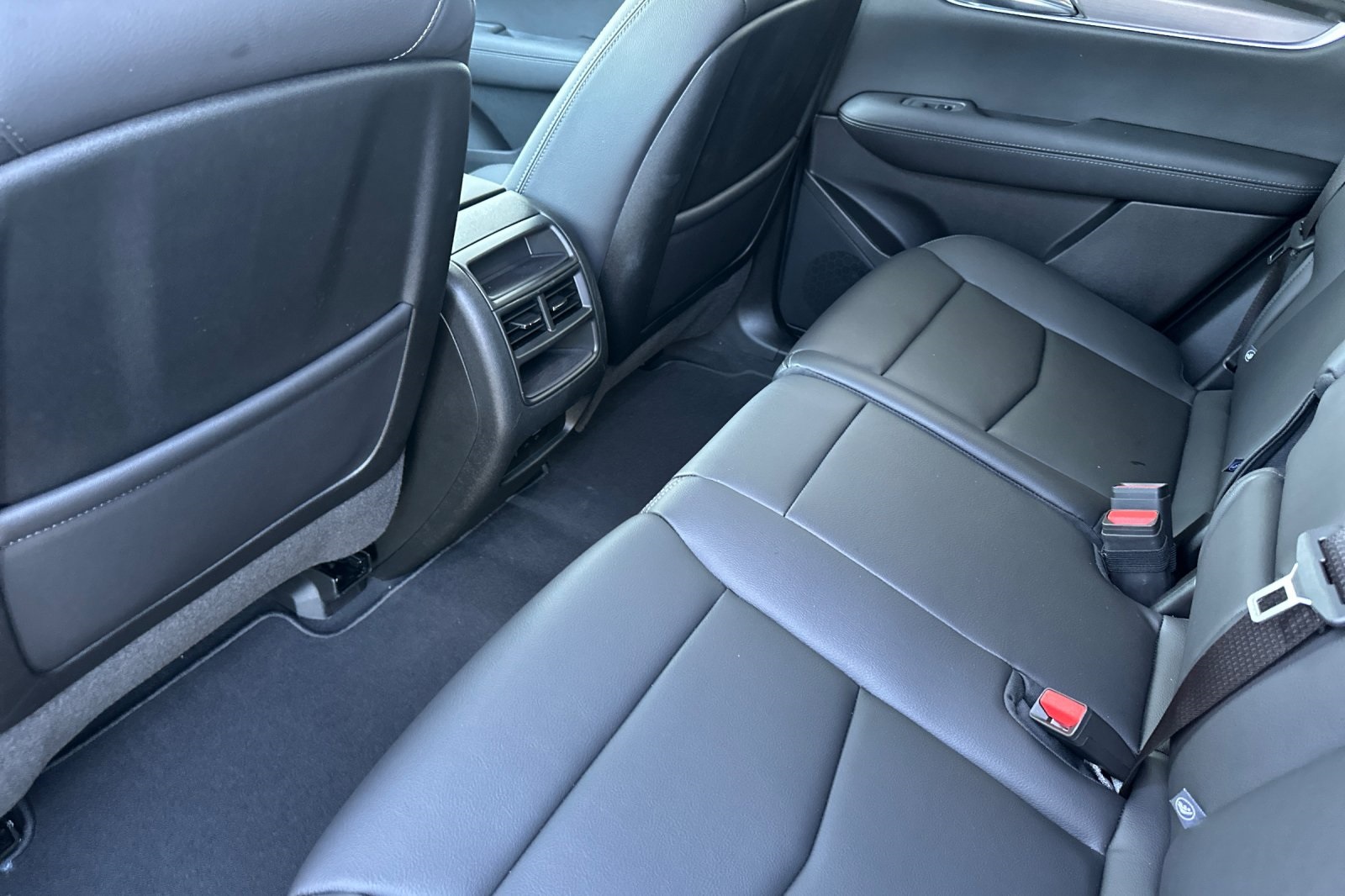 Vehicle image 12 of 32