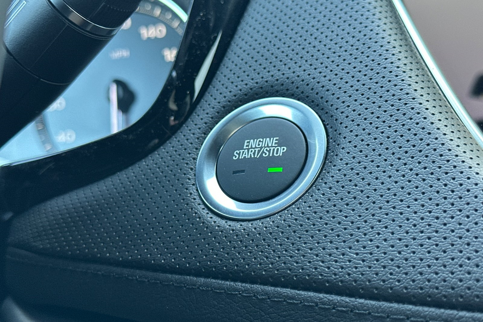 Vehicle image 25 of 32