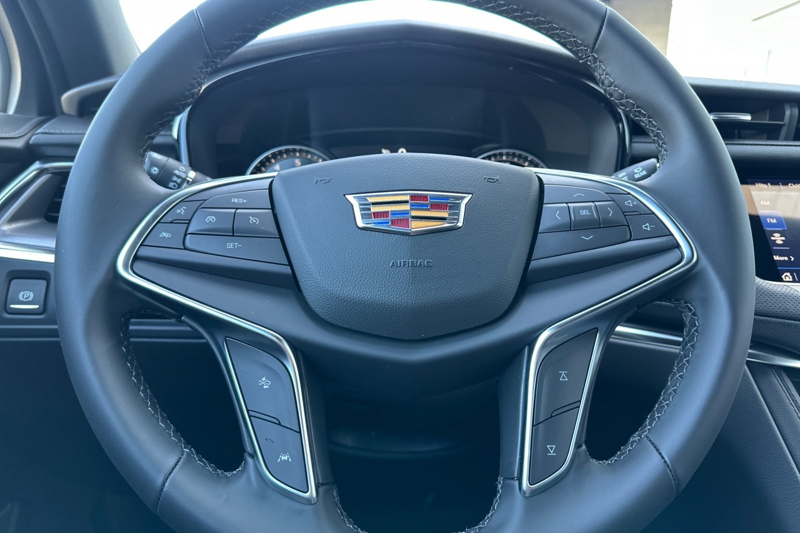 Vehicle image 26 of 32