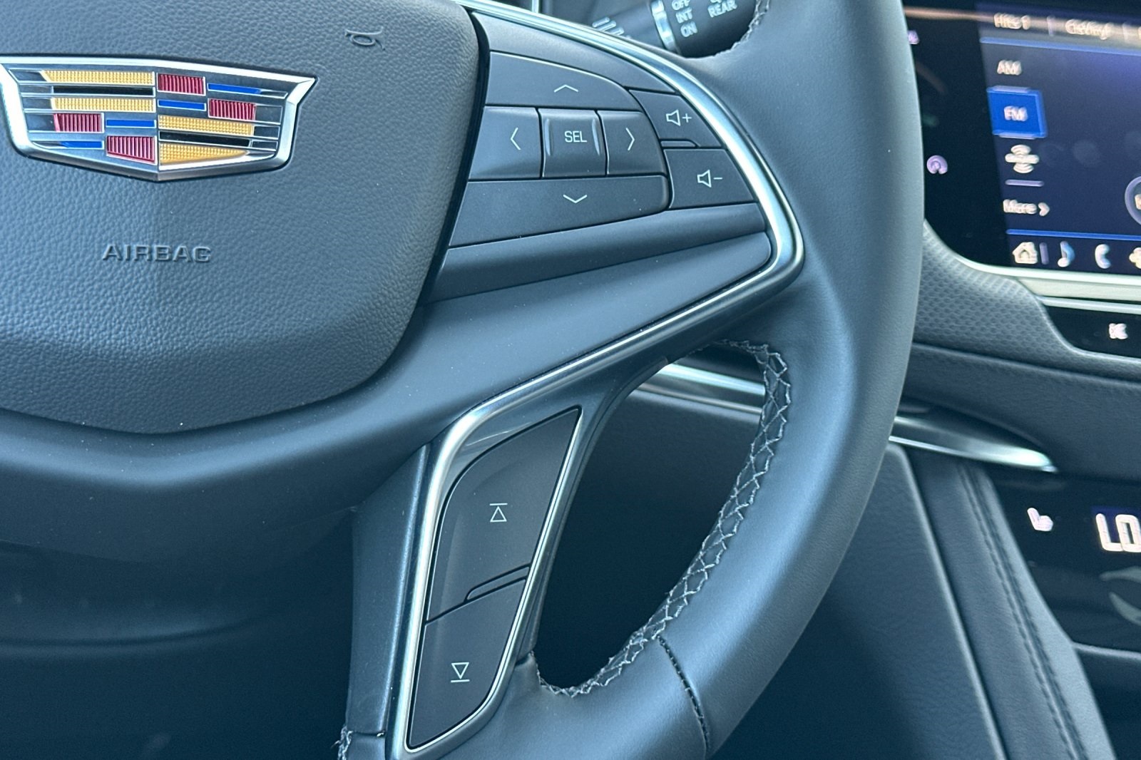 Vehicle image 28 of 32