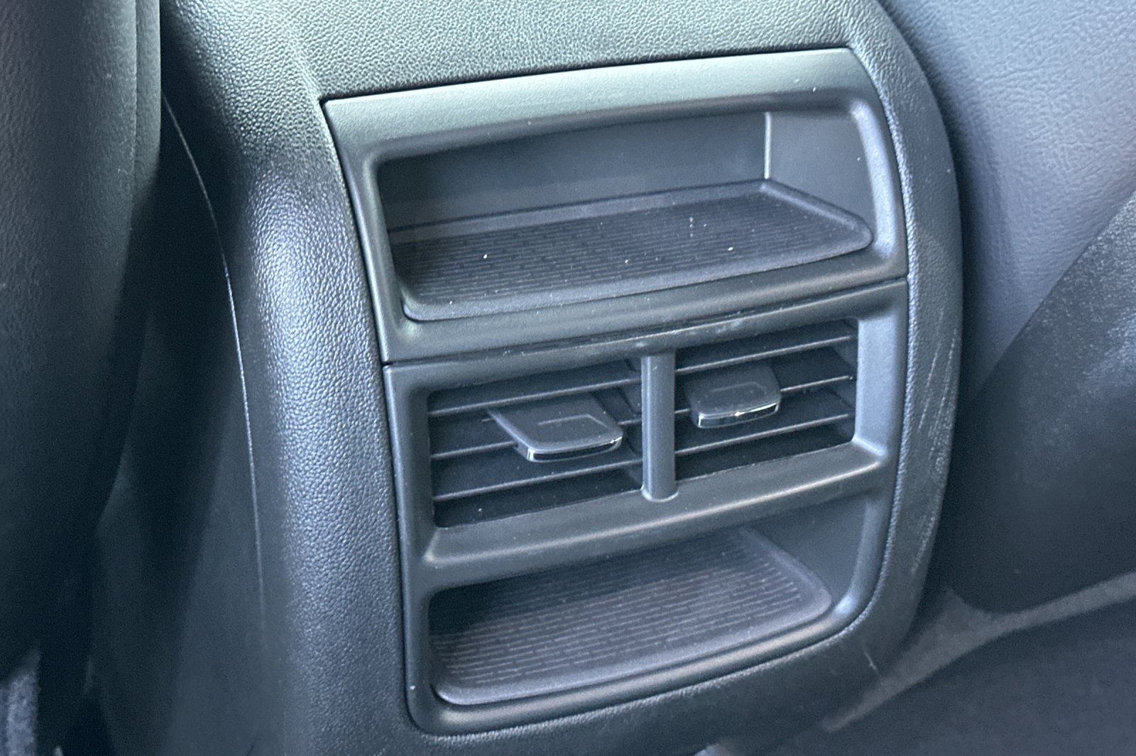 Vehicle image 13 of 32