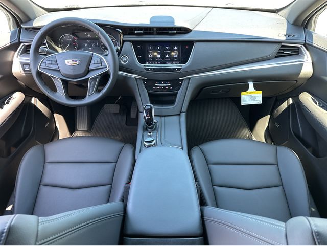 2025 Cadillac XT5 Luxury Image 13 of 37