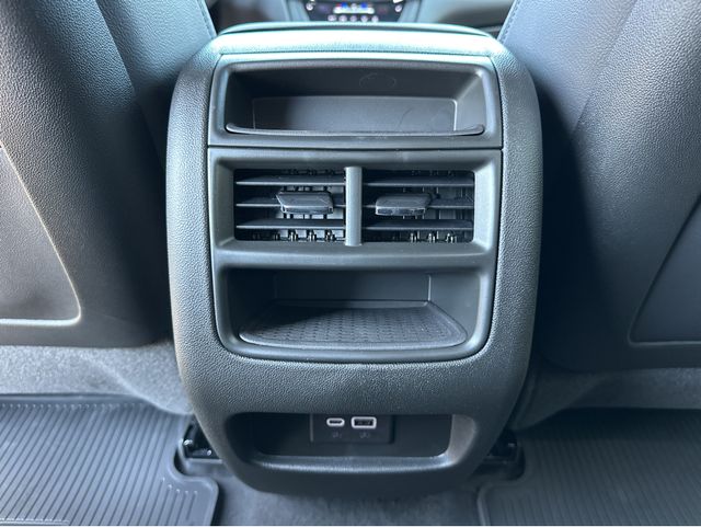 2025 Cadillac XT5 Luxury Image 26 of 37