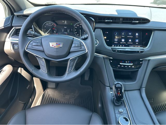 2025 Cadillac XT5 Luxury Image 14 of 37