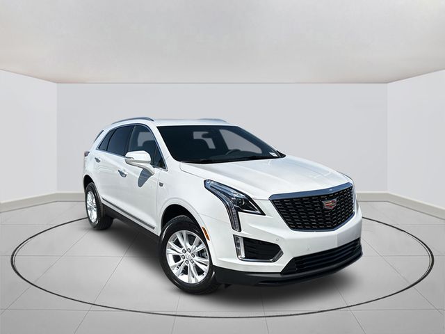 2025 Cadillac XT5 Luxury Image 3 of 37