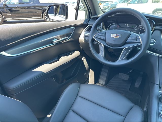 2025 Cadillac XT5 Luxury Image 12 of 37