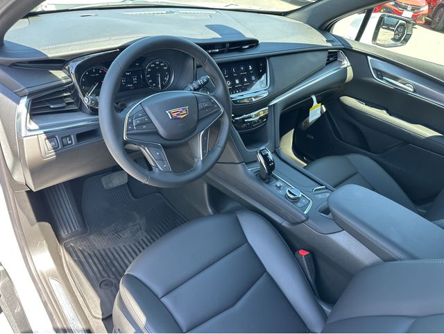 2025 Cadillac XT5 Luxury Image 15 of 37