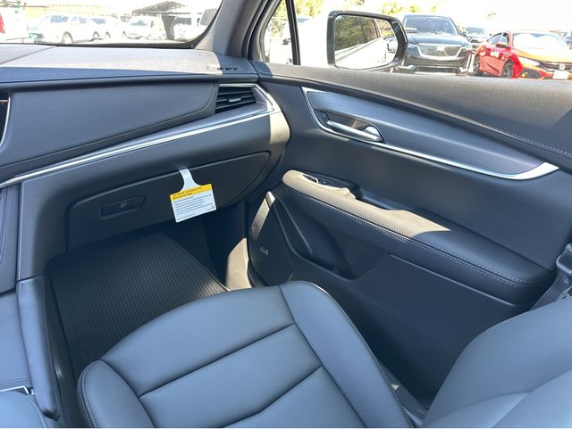 2025 Cadillac XT5 Luxury Image 11 of 37