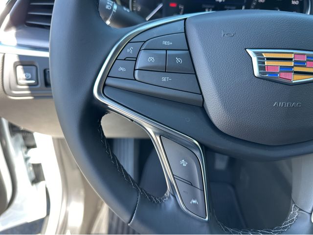 2025 Cadillac XT5 Luxury Image 16 of 37