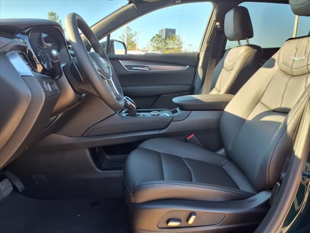 Vehicle image 8 of 15