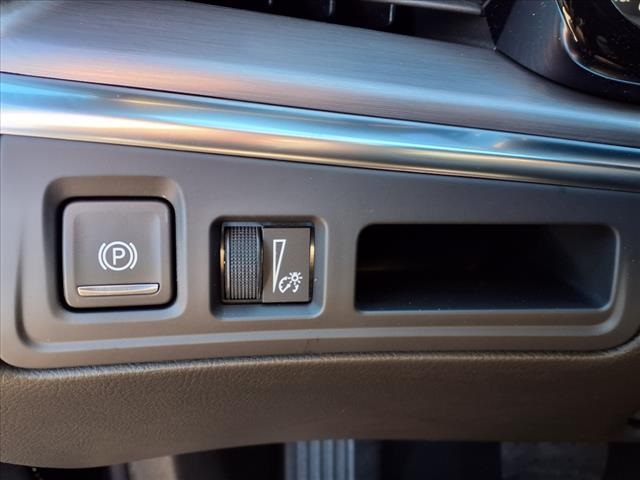 Vehicle image 9 of 15