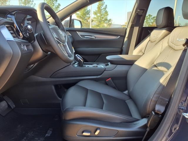 Vehicle image 8 of 15
