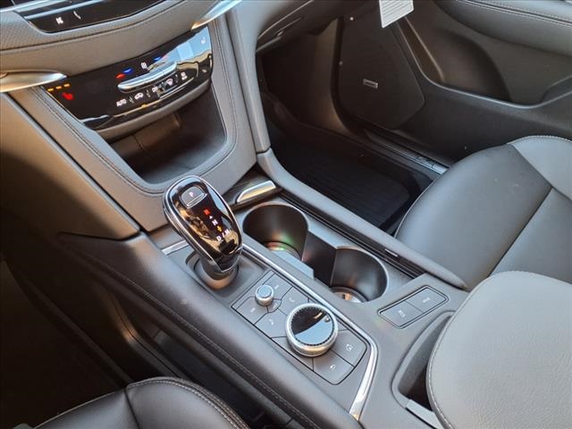 Vehicle image 14 of 15