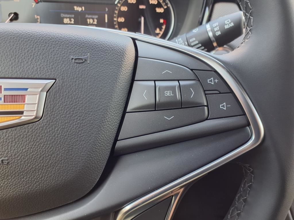 Vehicle image 12 of 15