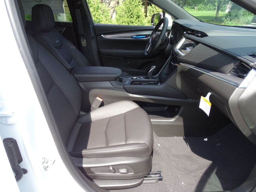 Vehicle image 19 of 39