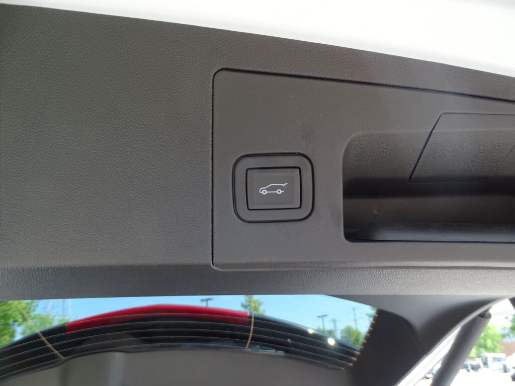 Vehicle image 27 of 39