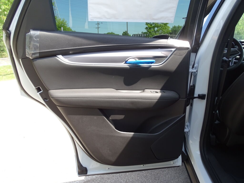 Vehicle image 32 of 39