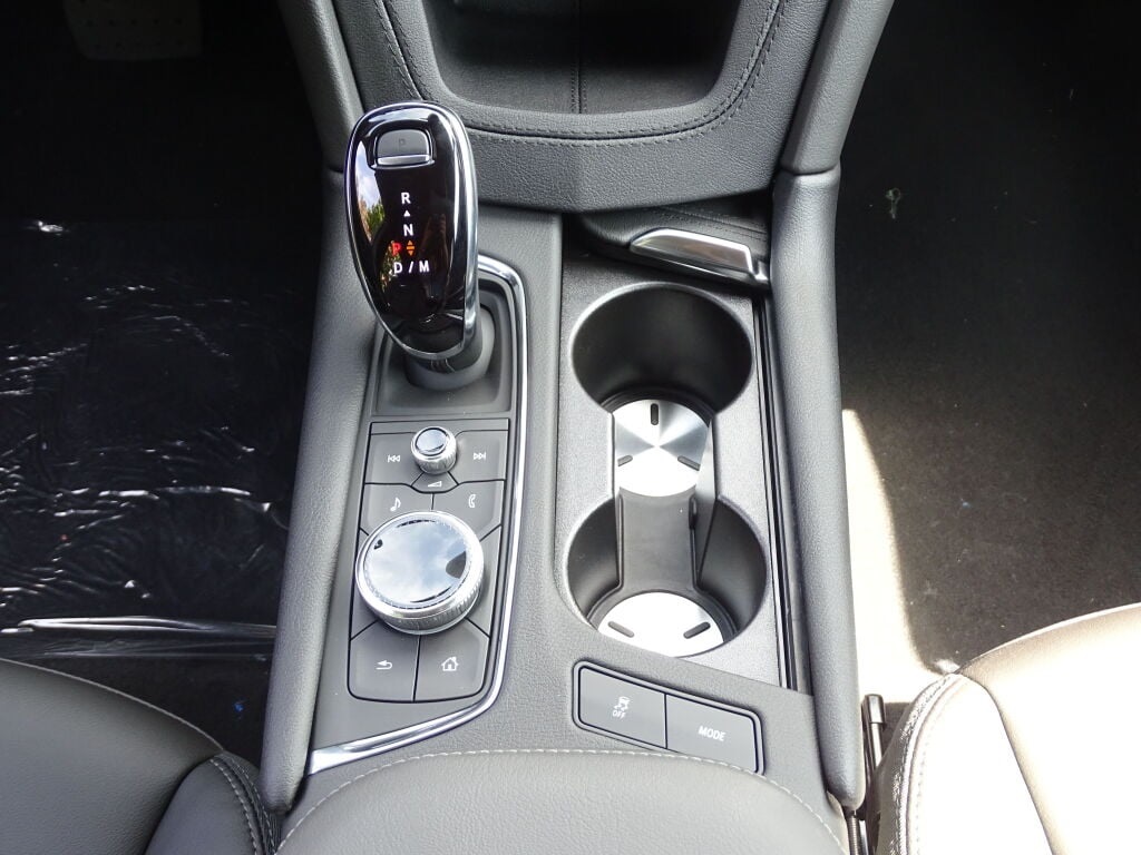 Vehicle image 31 of 39