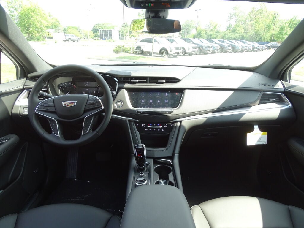 Vehicle image 22 of 39