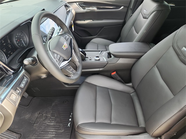 2025 Cadillac XT5 Premium Luxury Image 13 of 25