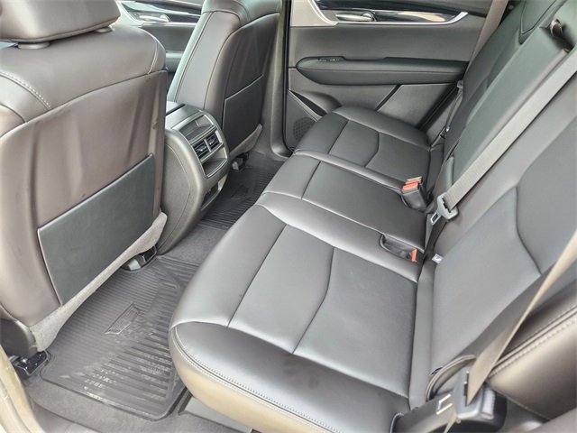 2025 Cadillac XT5 Premium Luxury Image 12 of 25