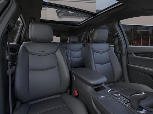 Vehicle image 11 of 24