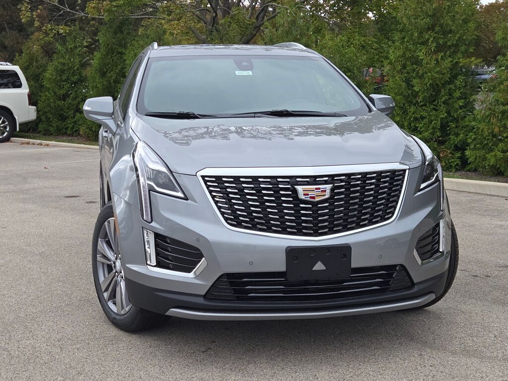 2025 Cadillac XT5 Premium Luxury Image 3 of 31