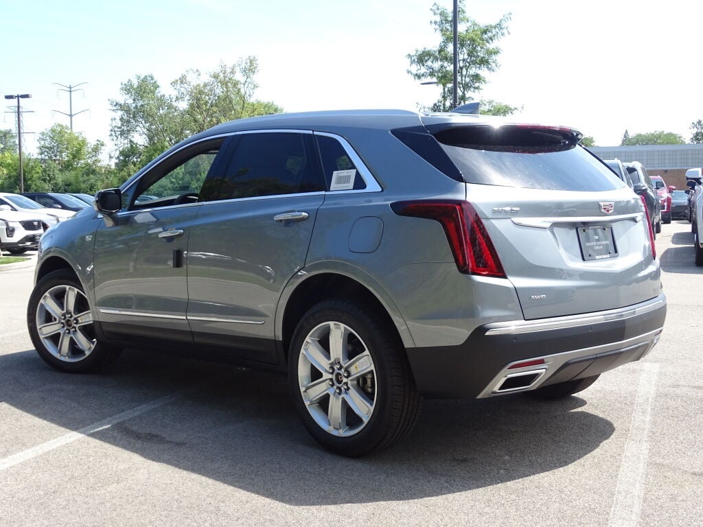 Vehicle image 10 of 37