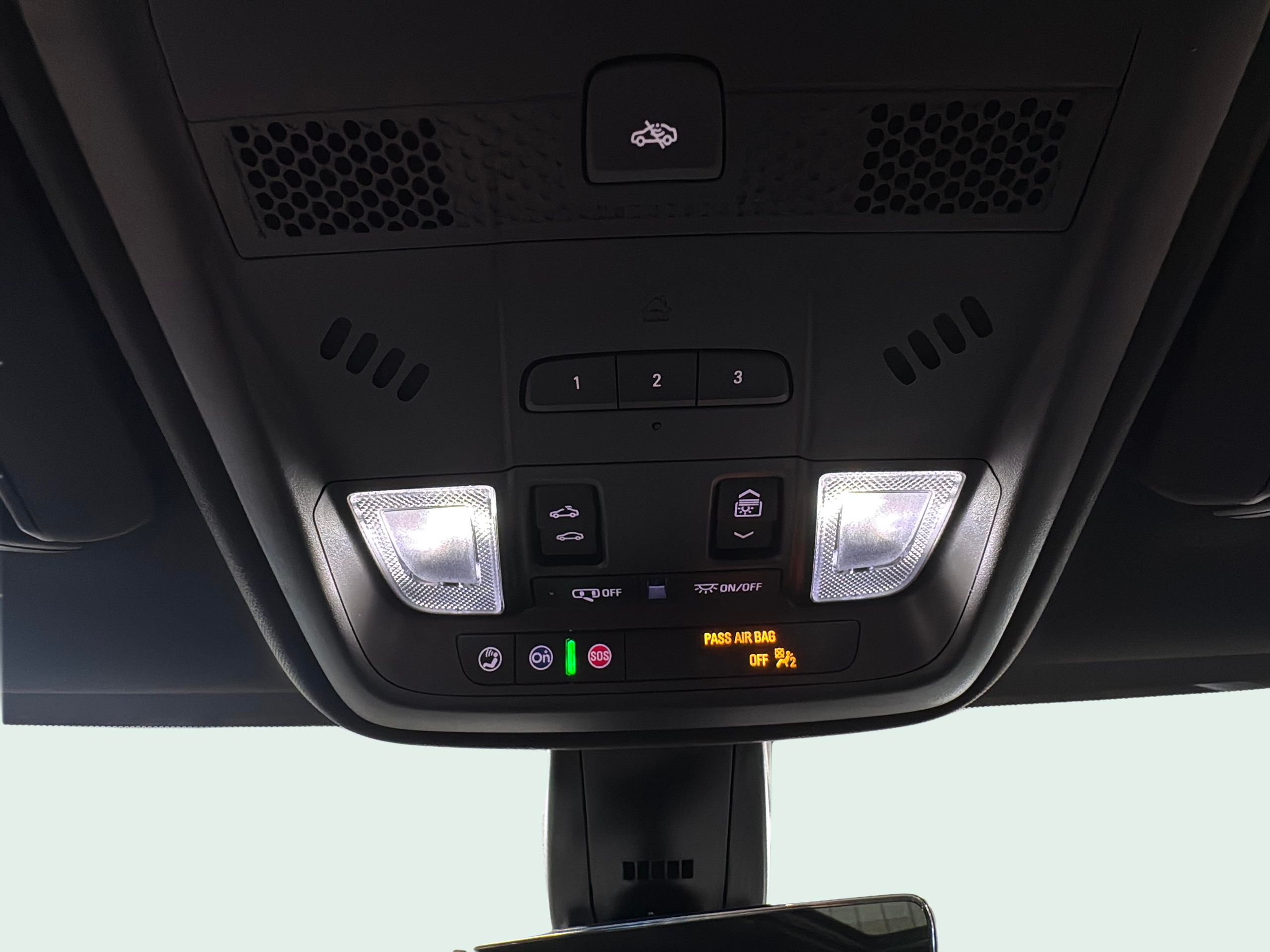 Vehicle image 24 of 32