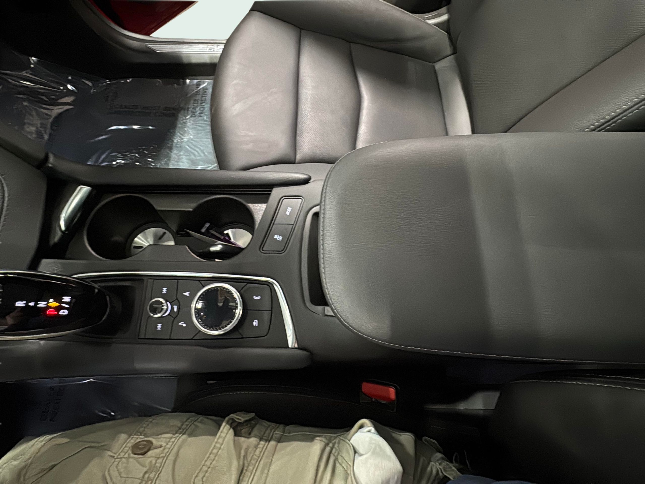 Vehicle image 21 of 32