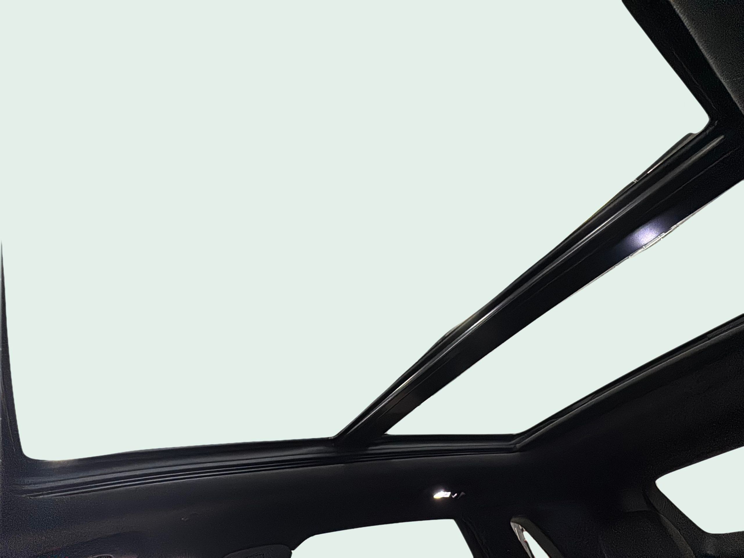 Vehicle image 22 of 32