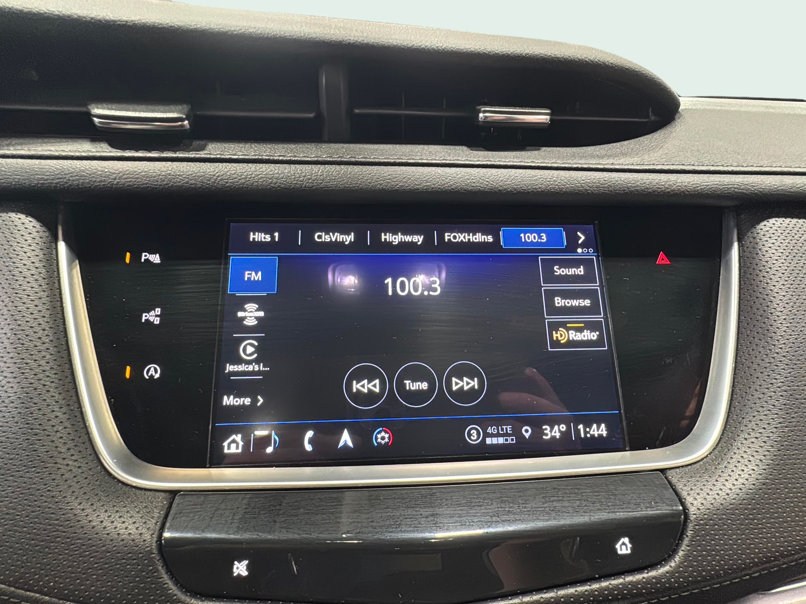Vehicle image 16 of 32