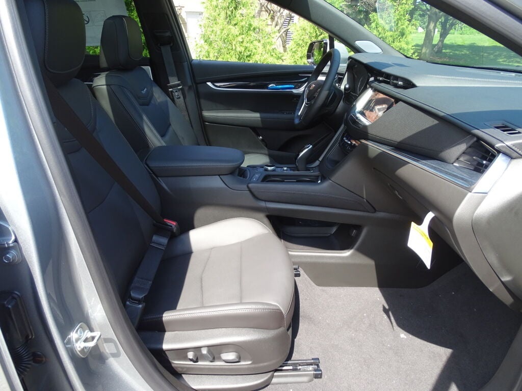 Vehicle image 15 of 37