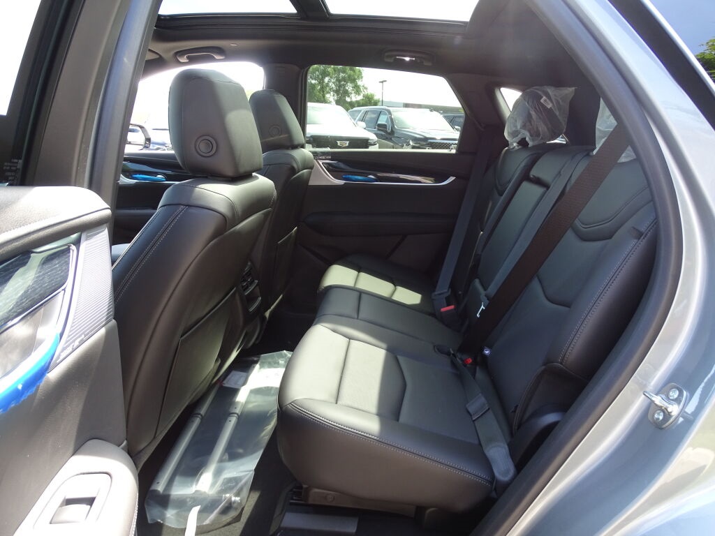 Vehicle image 16 of 37