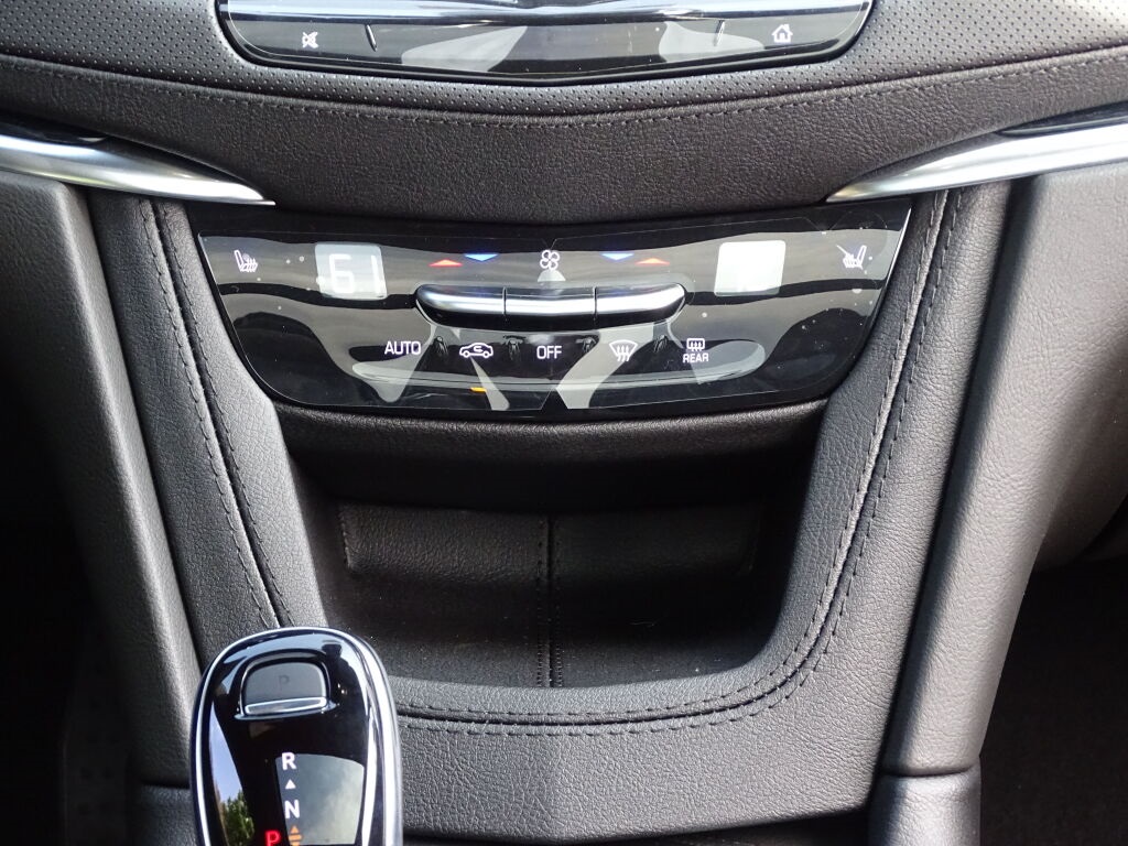 Vehicle image 29 of 37