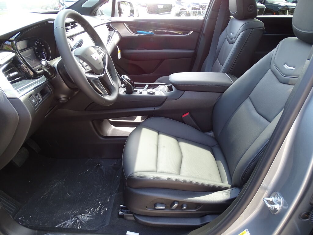 Vehicle image 17 of 37