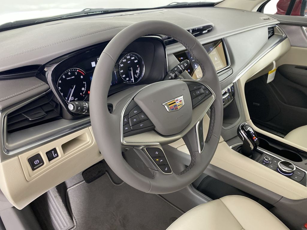 2025 Cadillac XT5 Premium Luxury Image 18 of 34