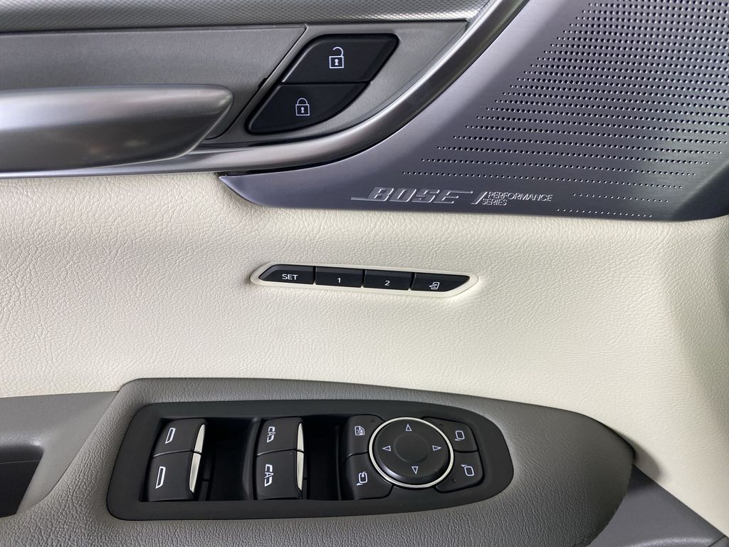 2025 Cadillac XT5 Premium Luxury Image 29 of 34