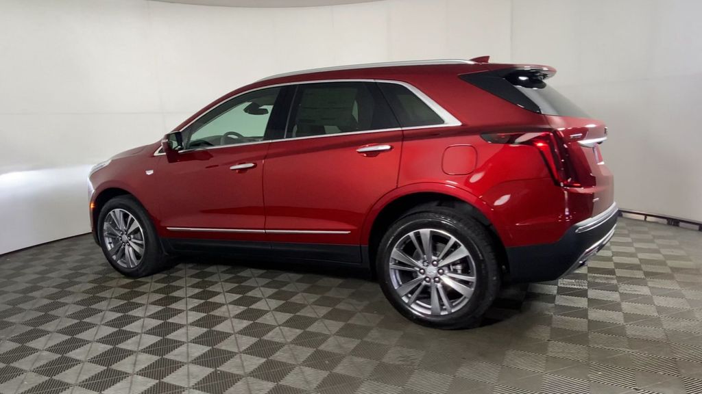 2025 Cadillac XT5 Premium Luxury Image 7 of 34