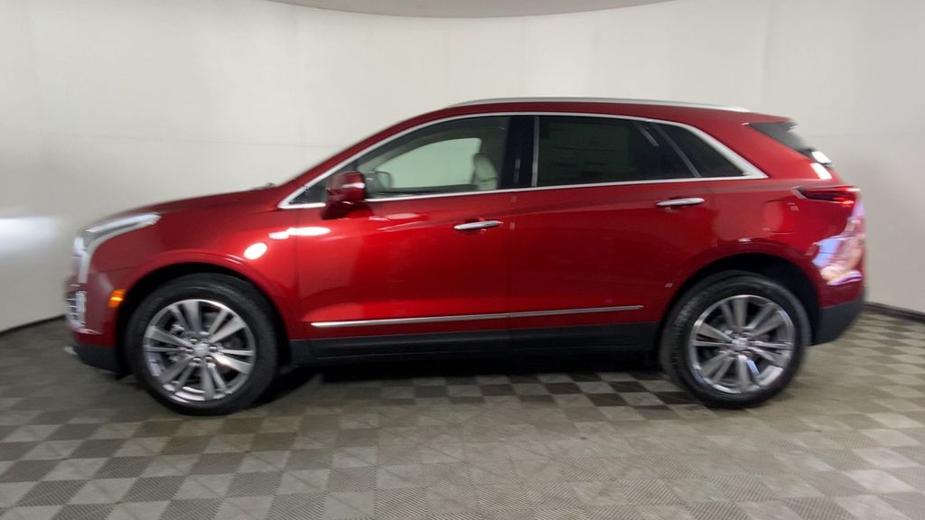 2025 Cadillac XT5 Premium Luxury Image 9 of 34