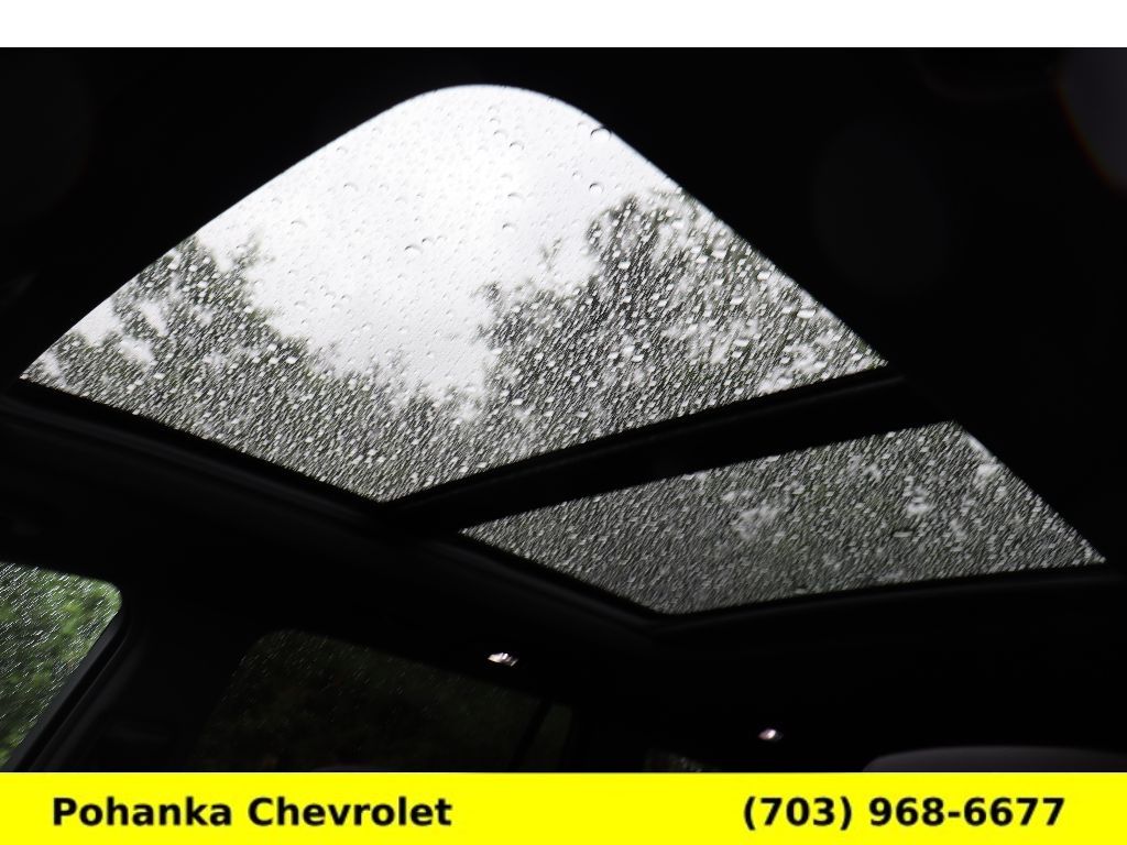 Vehicle image 19 of 33