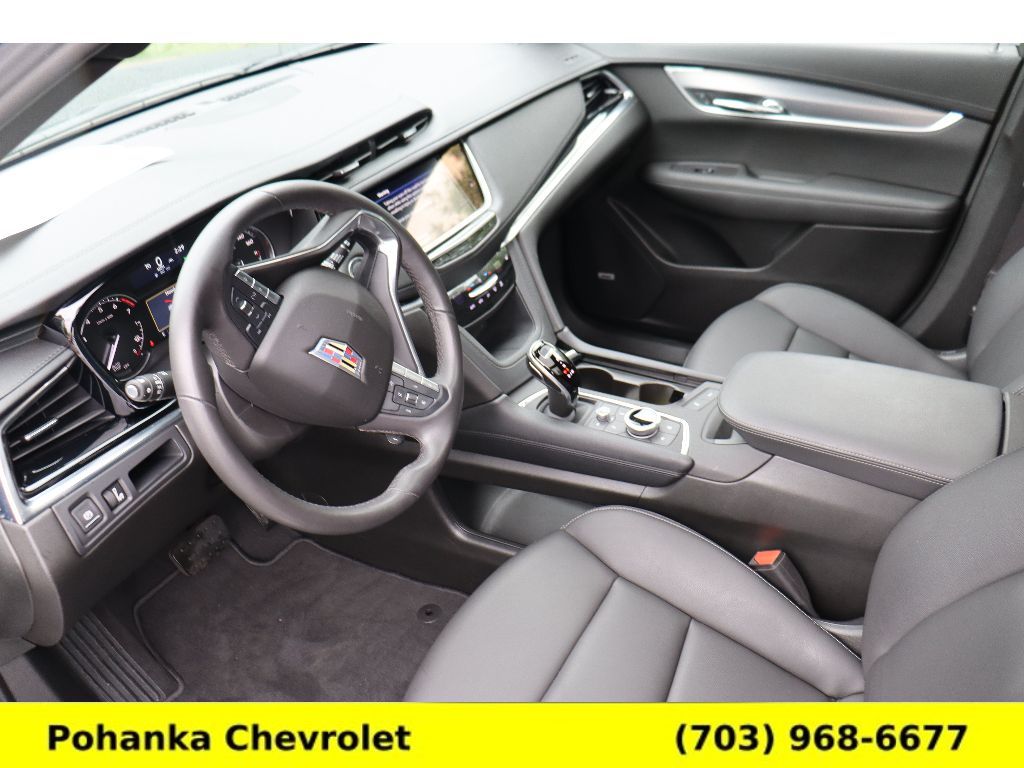 Vehicle image 21 of 33