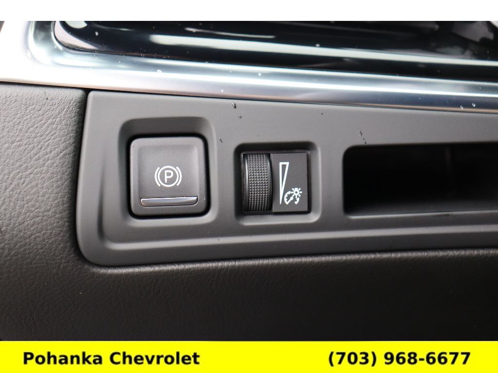 Vehicle image 16 of 33