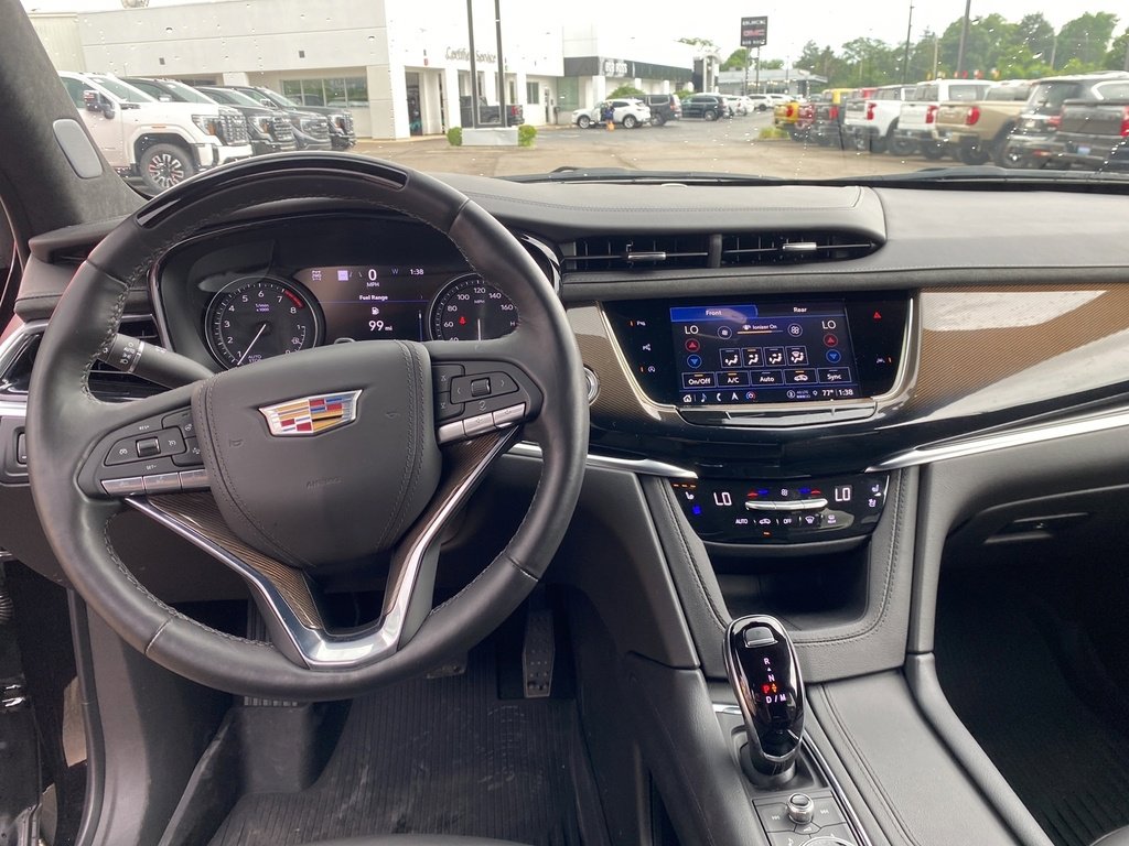 Vehicle image 14 of 26