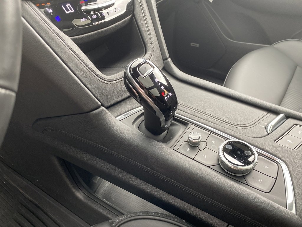 Vehicle image 21 of 26