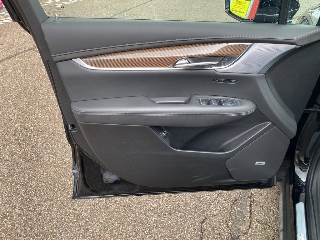Vehicle image 23 of 26
