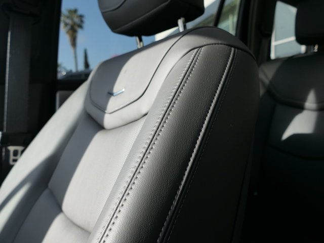 Vehicle image 16 of 32